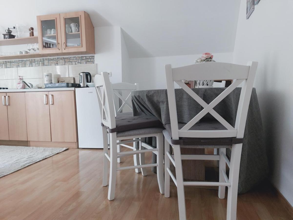 Apartman Cardak Apartment Gospić Exterior foto